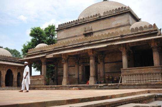 Bai Harir Sultani Mosque